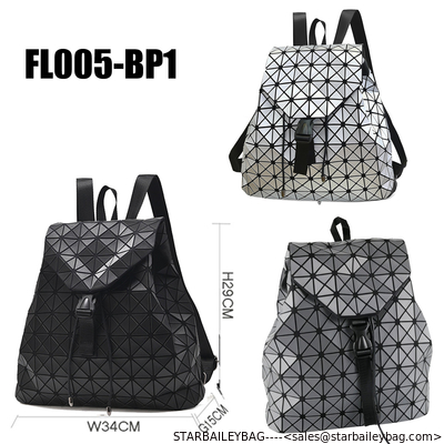 Ready To Ship Holographic Bag Geometric Pack Design Travel Bag Shoulder Straps China Supplier Customized Bag supplier