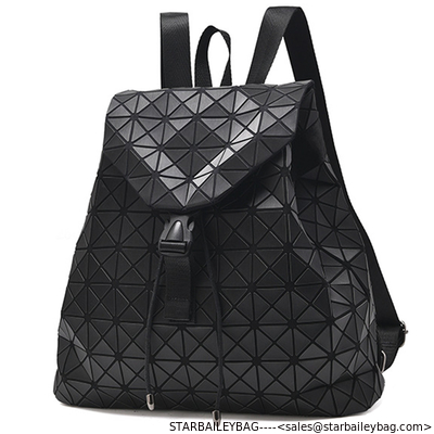 Ready To Ship Holographic Bag Geometric Pack Design Travel Bag Shoulder Straps China Supplier Customized Bag supplier