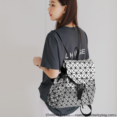 Ready To Ship Holographic Bag Geometric Pack Design Travel Bag Shoulder Straps China Supplier Customized Bag supplier